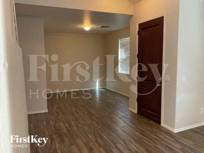 Photo - 4151 E Oakland St