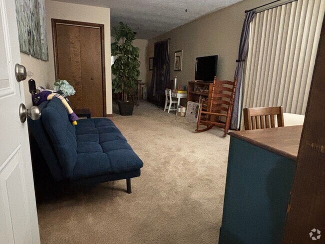 Building Photo - 82 Rex Rd Unit Apt A