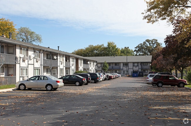 LeClaire Station Apartments - LeClaire Station Apartments