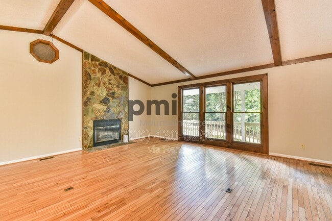 Photo - 135 Beacon Hl Dr