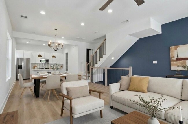 2806 Versailles Oak Ln