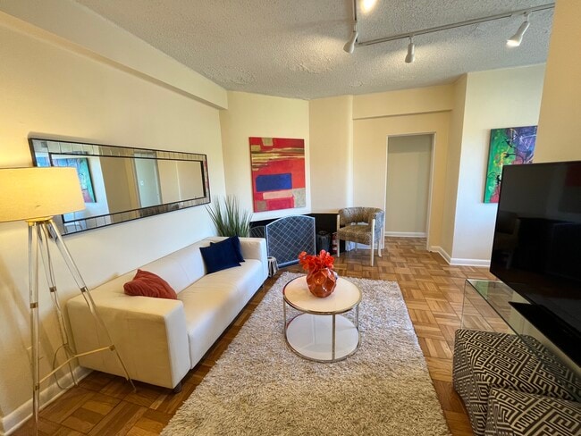 Photo - Washington House