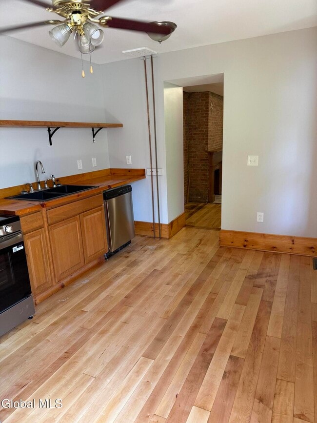 Photo - 30 Broad St Unit Apt 1