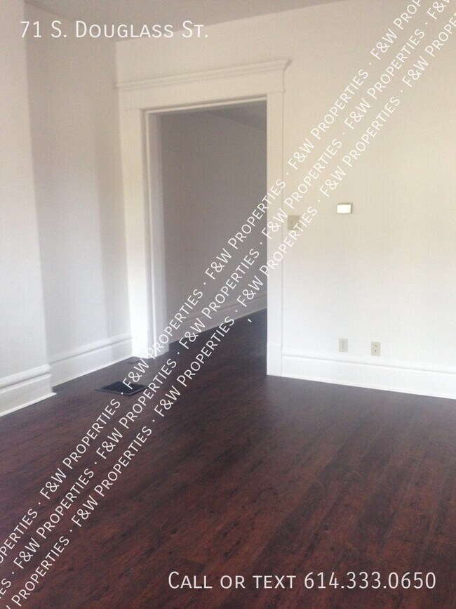 71 S Douglass St