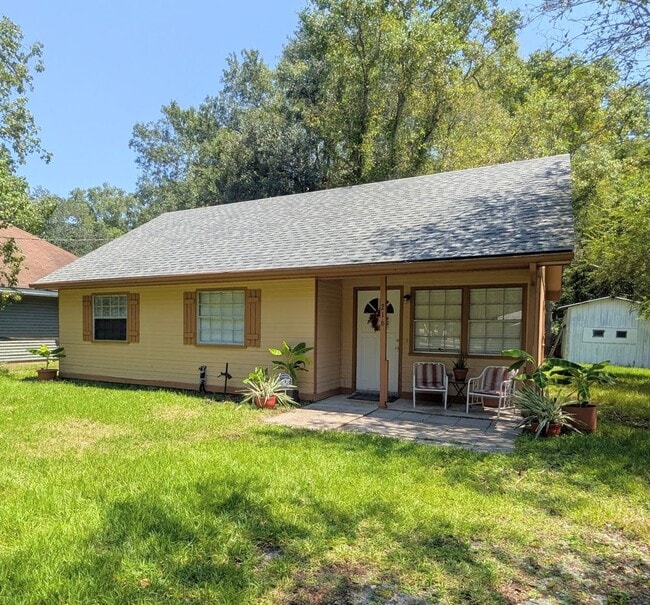 Photo - 216 Maplewood St