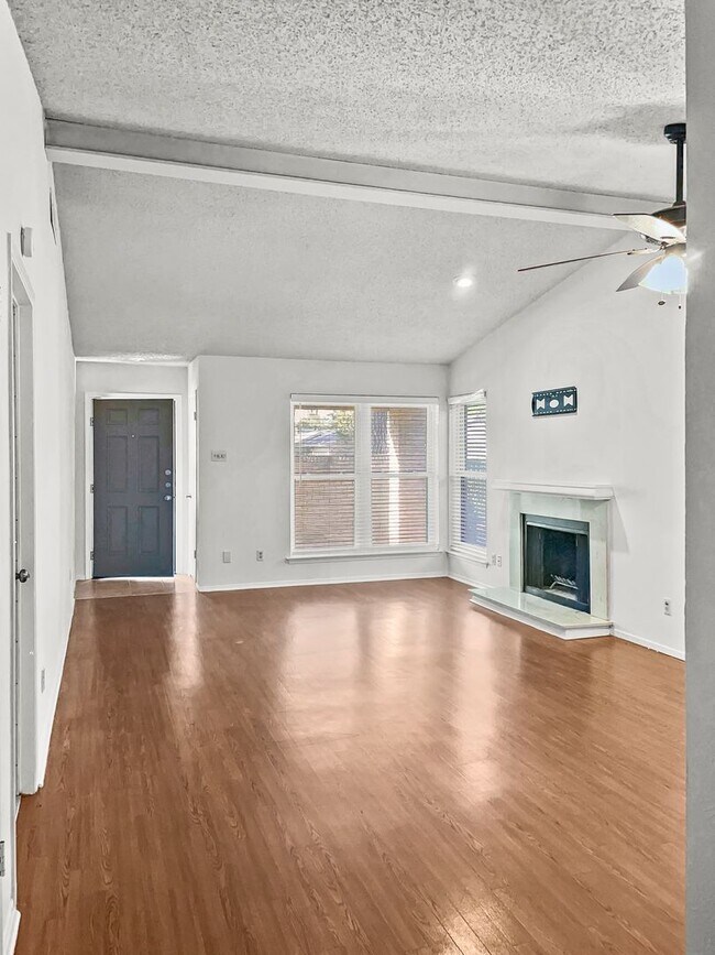 Photo - Great location!