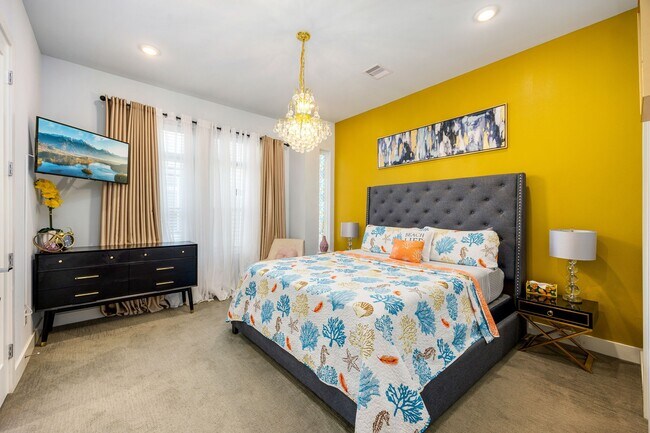 Photo - 5815 Fairdale Ln