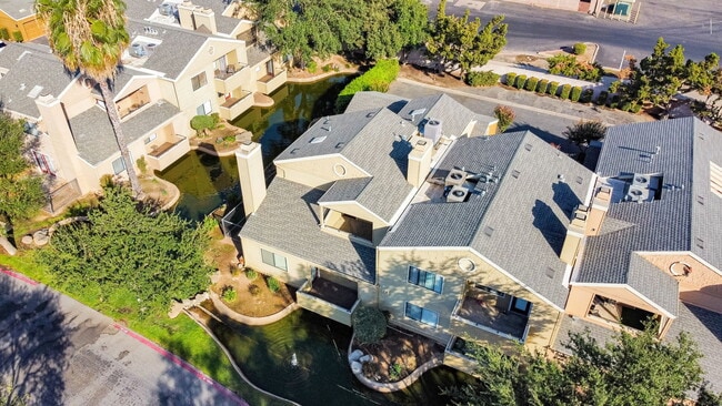 Building Photo - 7675 N 1st St Unit 136