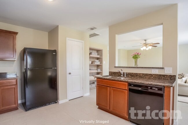 Photo - 512 Red Dusk Paint Dr