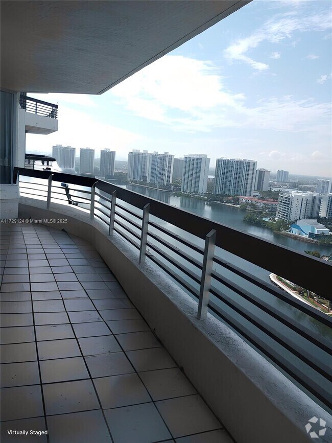 Building Photo - 3530 Mystic Pointe Dr Unit 2902 Rental