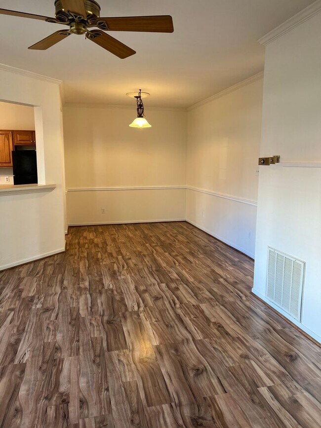 Photo - 668 Gateway Dr SE