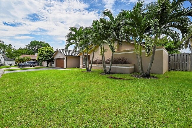 Photo - 9841 SW 1st St