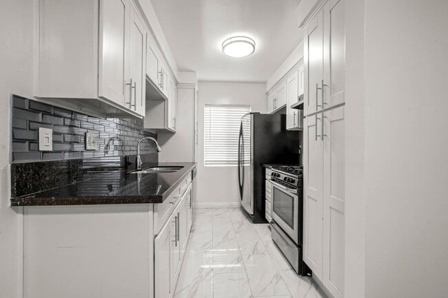 Photo - 607 Flores St Unit 02