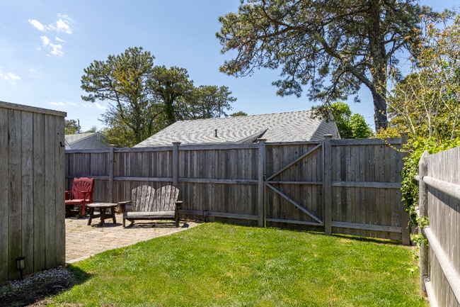 Photo - 173 Captain Chase Rd Unidad B