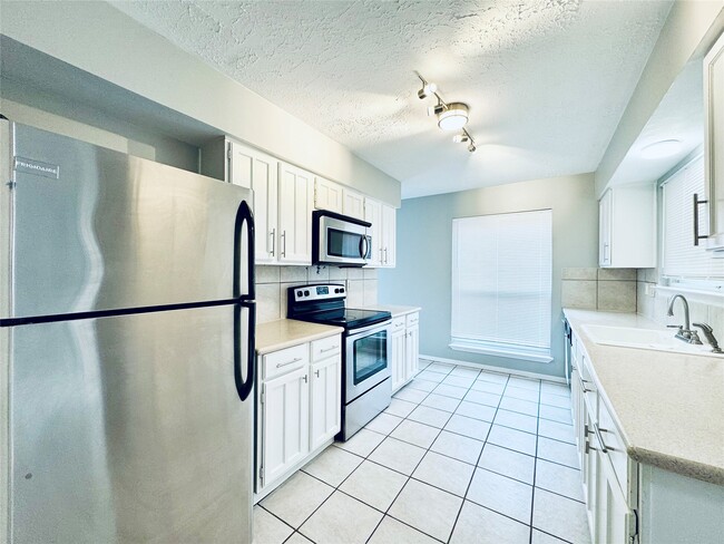 Photo - 16203 Indian Mill Dr