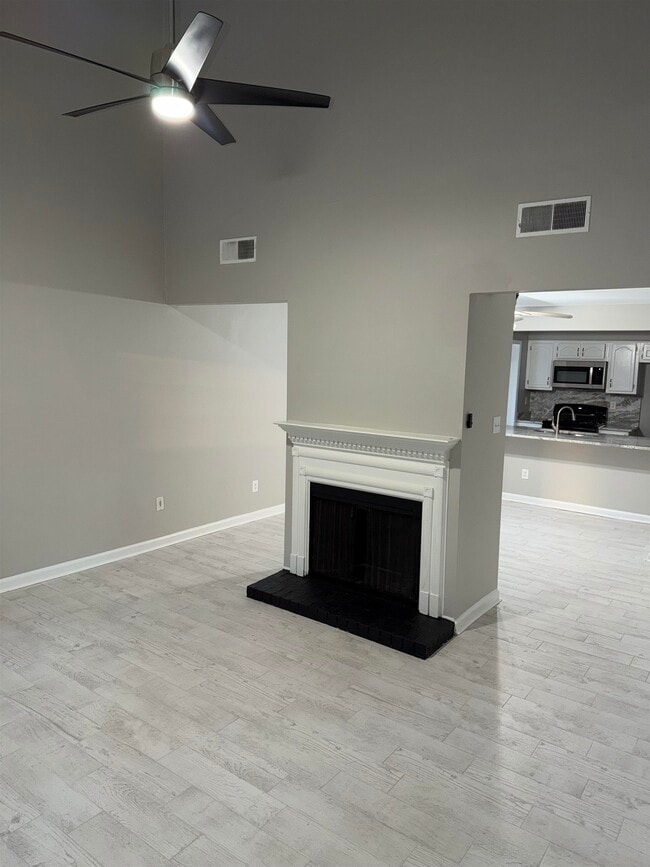 Photo - 4834 Sturbridge Ln