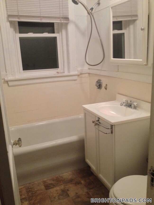 Photo - 1615 Commonwealth Ave Unidad 9