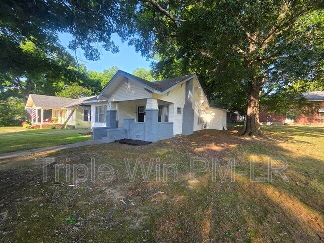 Photo - 609 N Morrill St