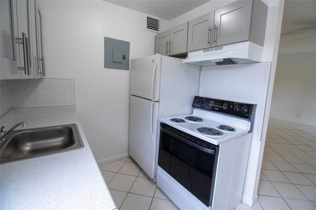 Photo - 1505 SW 2nd St Unidad 201