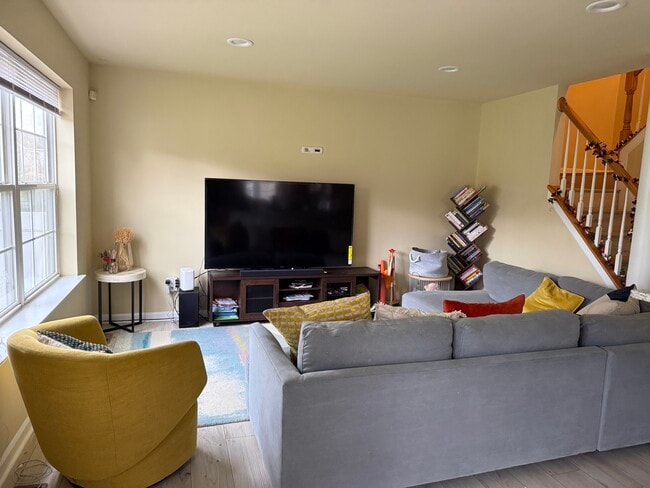 Photo - 283 Fountayne Ln