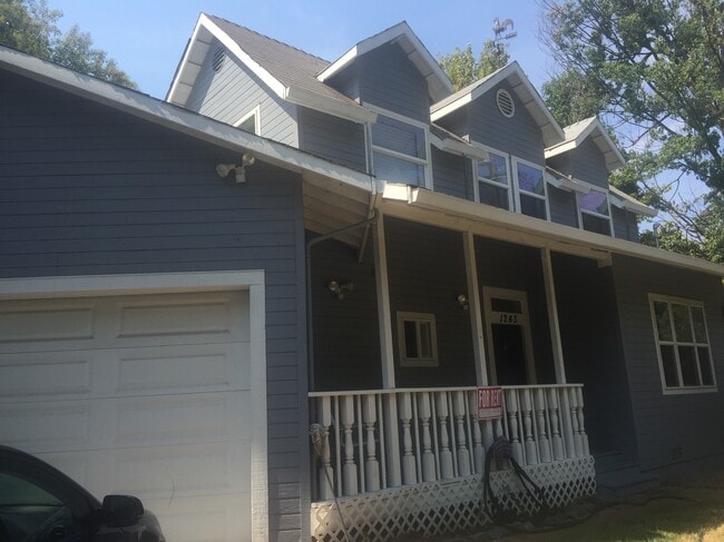 Building Photo - 1243 Stewart Ave Rental