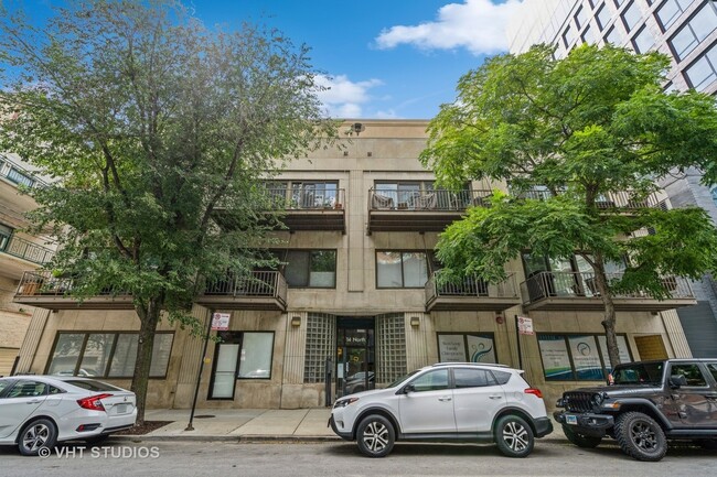 Building Photo - 14 N Sangamon St Unit 401