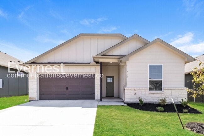 Building Photo - 2123 Hornbeam St