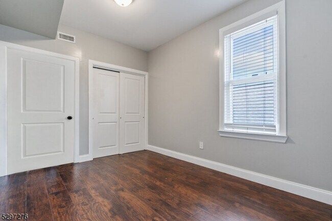 Photo - 863 Martin St Unit B