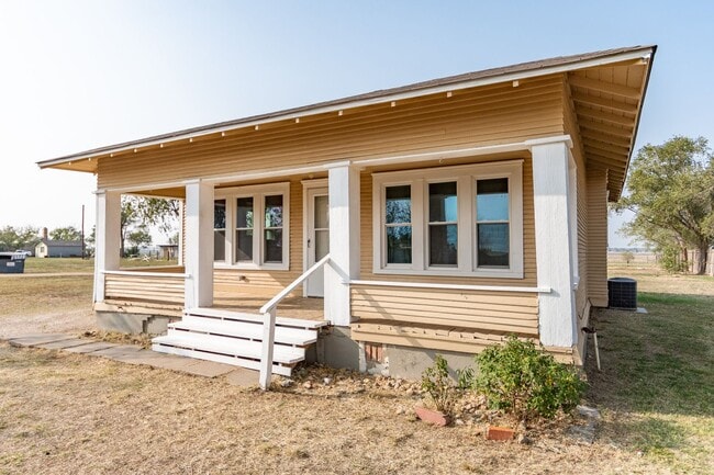 Photo - 2 Bedroom Cottage for Lease