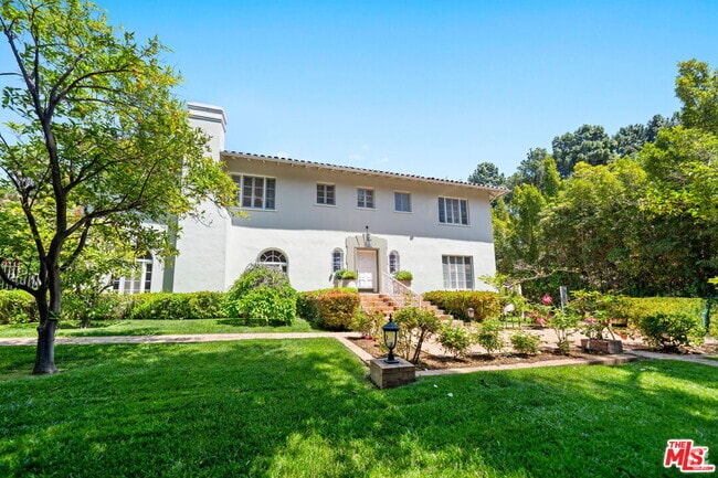 Building Photo - 1004 N Beverly Dr Rental