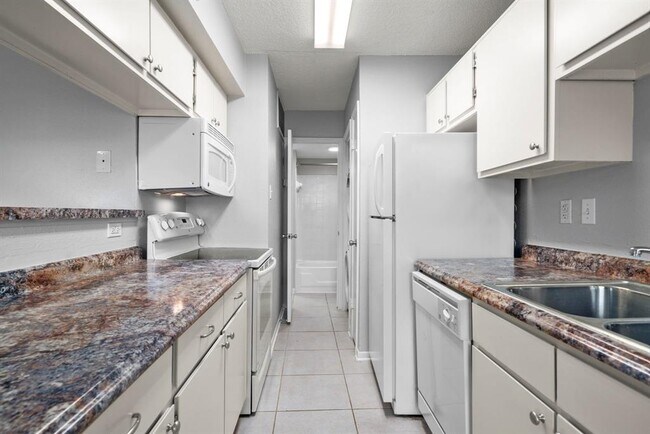 Photo - 2750 Holly Hall St Unidad 418