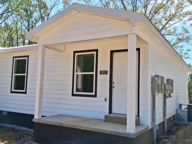 Photo - 209 Ryan Dr Unit A