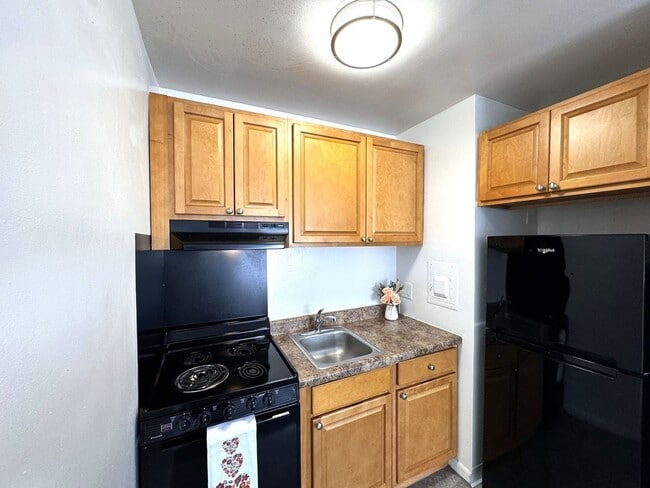 Photo - Carole House Apartments