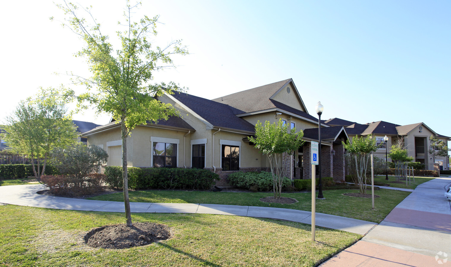 Leasing Office - THE OAKMOOR Apartments