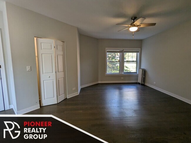 Photo - 1827 W Winona St Unidad 2