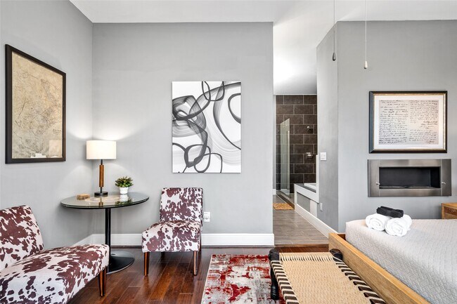 Photo - 2104 Webster St