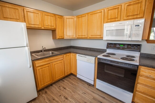 Photo - Windom Gables