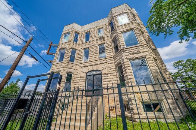 Building Photo - 317 S Homan Ave Unit 3E Rental
