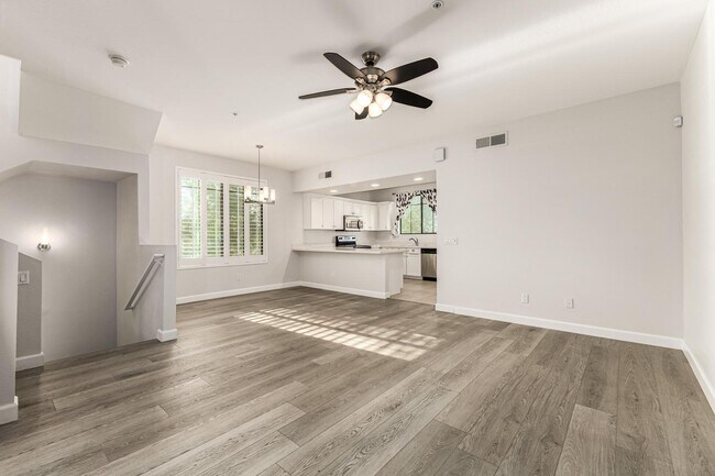 Building Photo - 2315 N 52nd St Unit 110