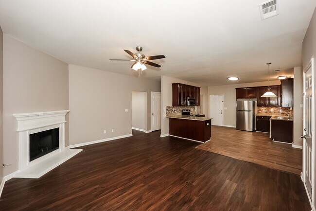 Photo - 475 Boxelder Rd