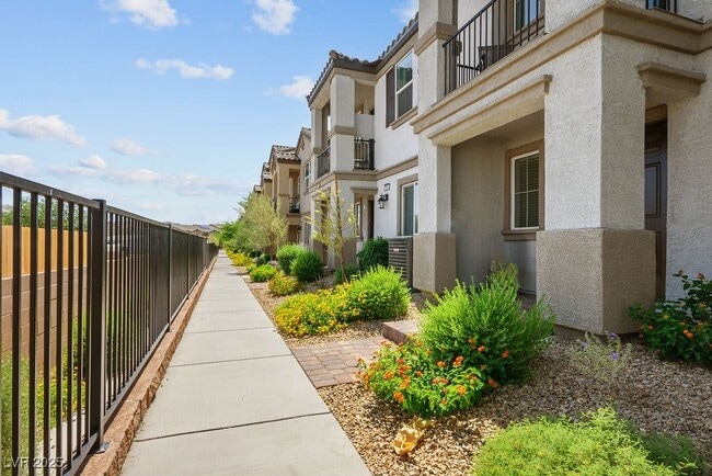 Photo - 611 Sedum Ave.