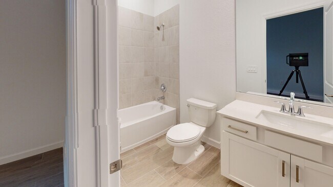 Photo - 7773 Lakes Edge Ln