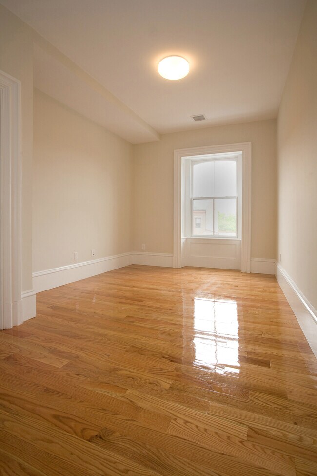 Photo - 691 Massachusetts Ave Unit 4