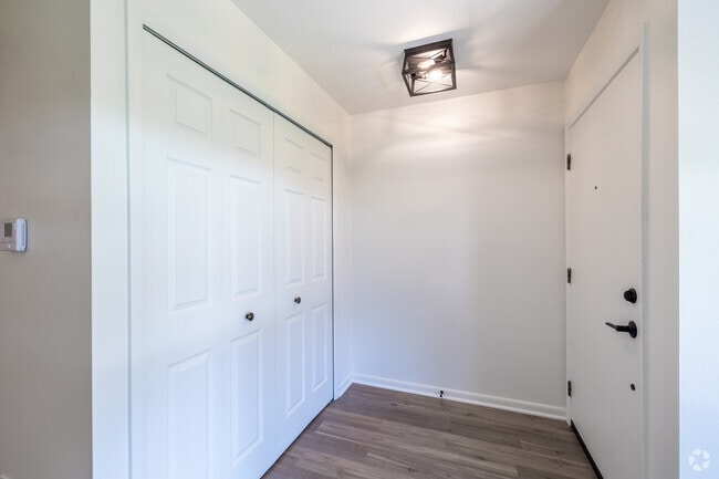 1BR, 1BA - 800SF - Entrance
