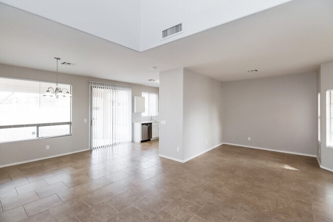 Photo - 11414 W Apache St