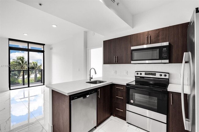 Photo - 1 Curtiss Pkwy Unidad 317