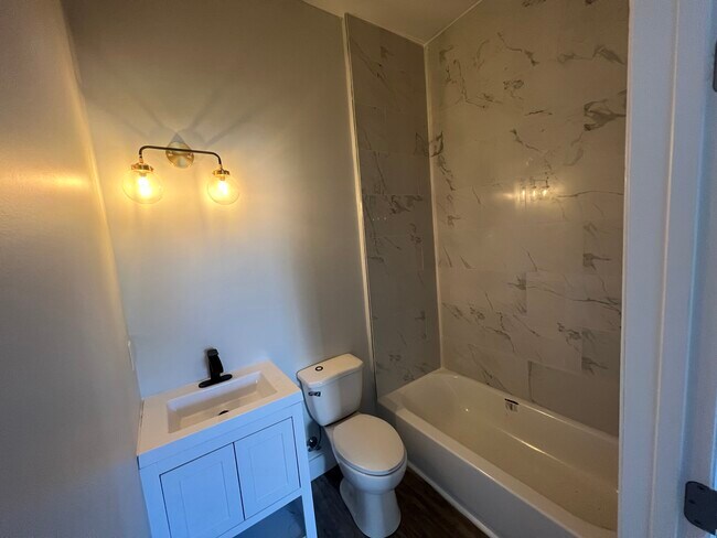 Photo - 12th St (2010 E )