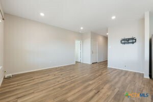 Photo - 609 Eaton Dr