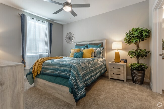 1BR, 1BA - 682SF - Bedroom