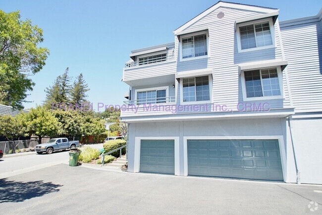 Building Photo - Reduced! (Was $3,060!) Now $2,995! Sunny C... Unit 1 Rental